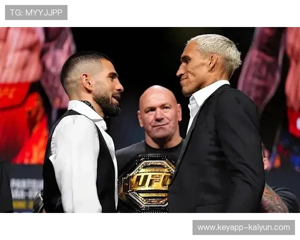 UFC319：勒万·墨菲首回合转身肘击KO亚伦·皮科，保持不败金身